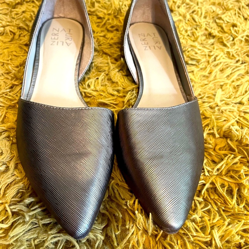 Naturalizer flats size 9